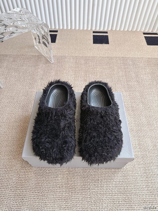 Black Fuzzy Slip-on House Slipper Fuzzy Slippers for Daily Rotation