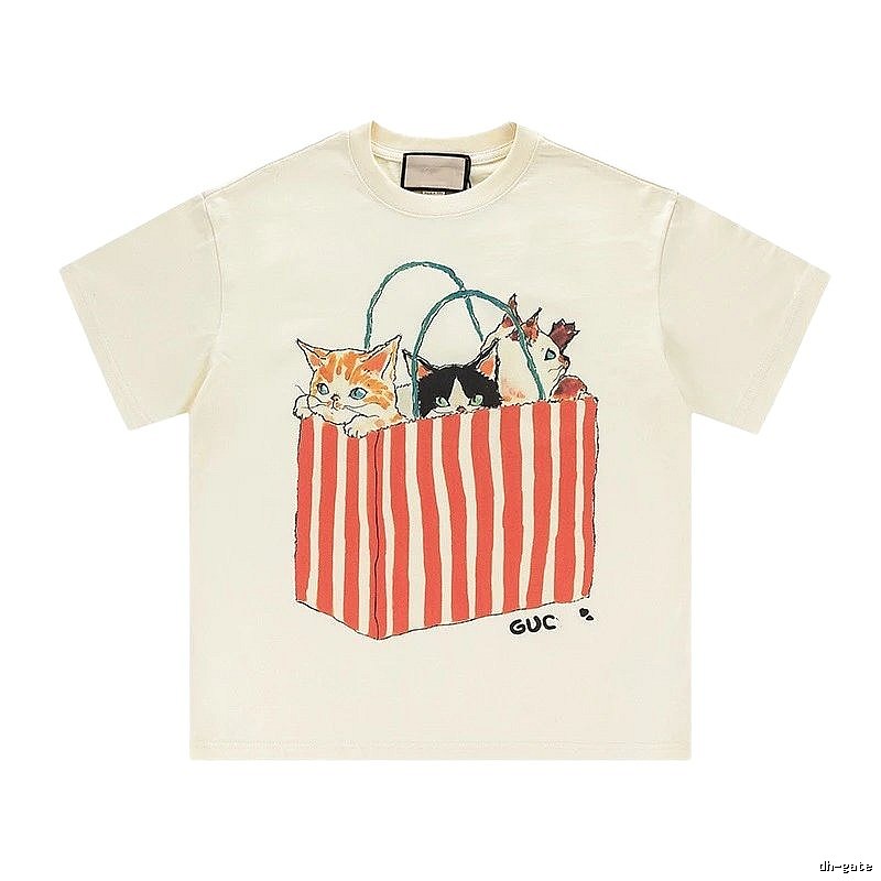 Gucci Cat Print Vintage Style Off-White T-Shirt