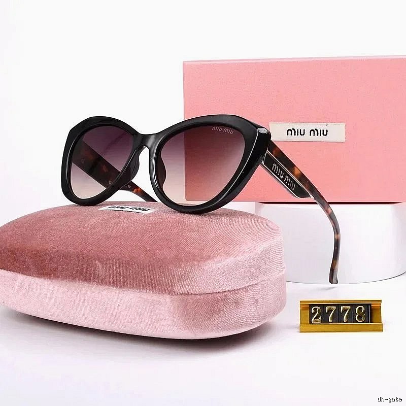 Miu Miu Casual Oversized sunglasses Black Oval Sunglasses for Streetwear Looks